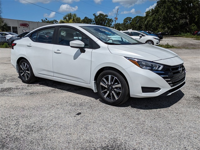 2025 Nissan Versa SV Image 4 of 28