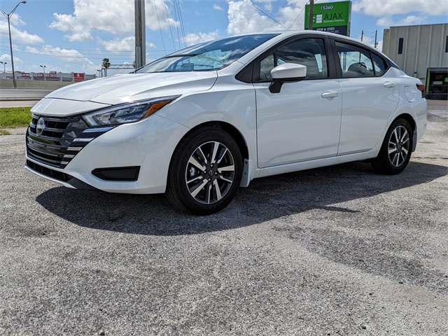 2025 Nissan Versa SV Image 1 of 28