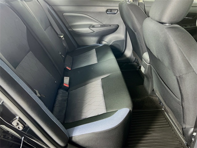 Vehicle image 11 of 32