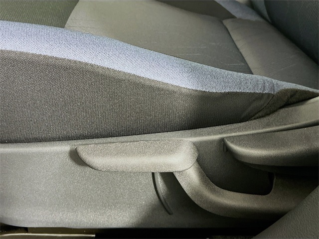 Vehicle image 24 of 32