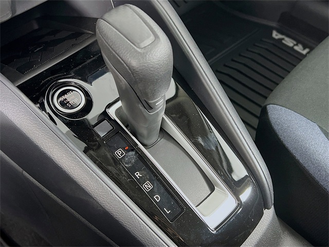 Vehicle image 21 of 32