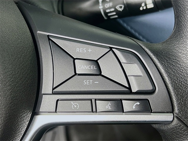 Vehicle image 26 of 32