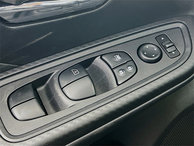 Vehicle image 23 of 32