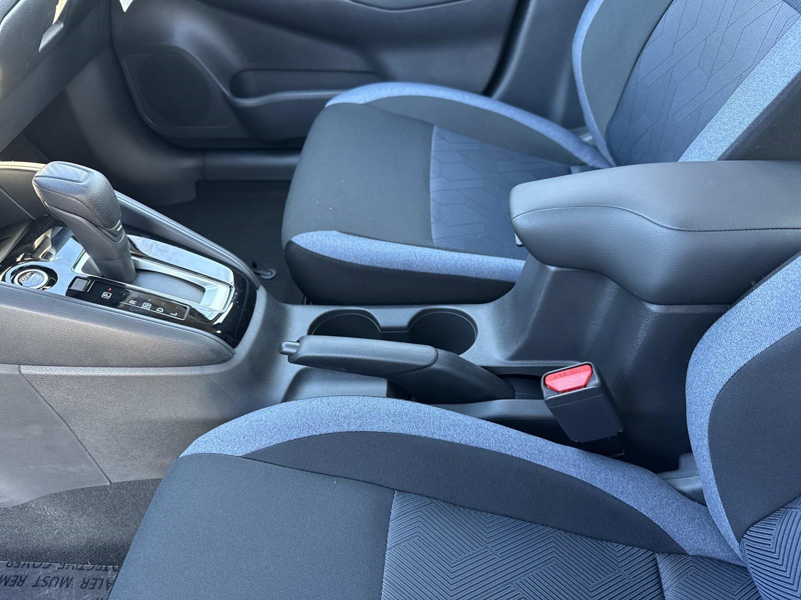 2025 Nissan Versa SV Image 20 of 30