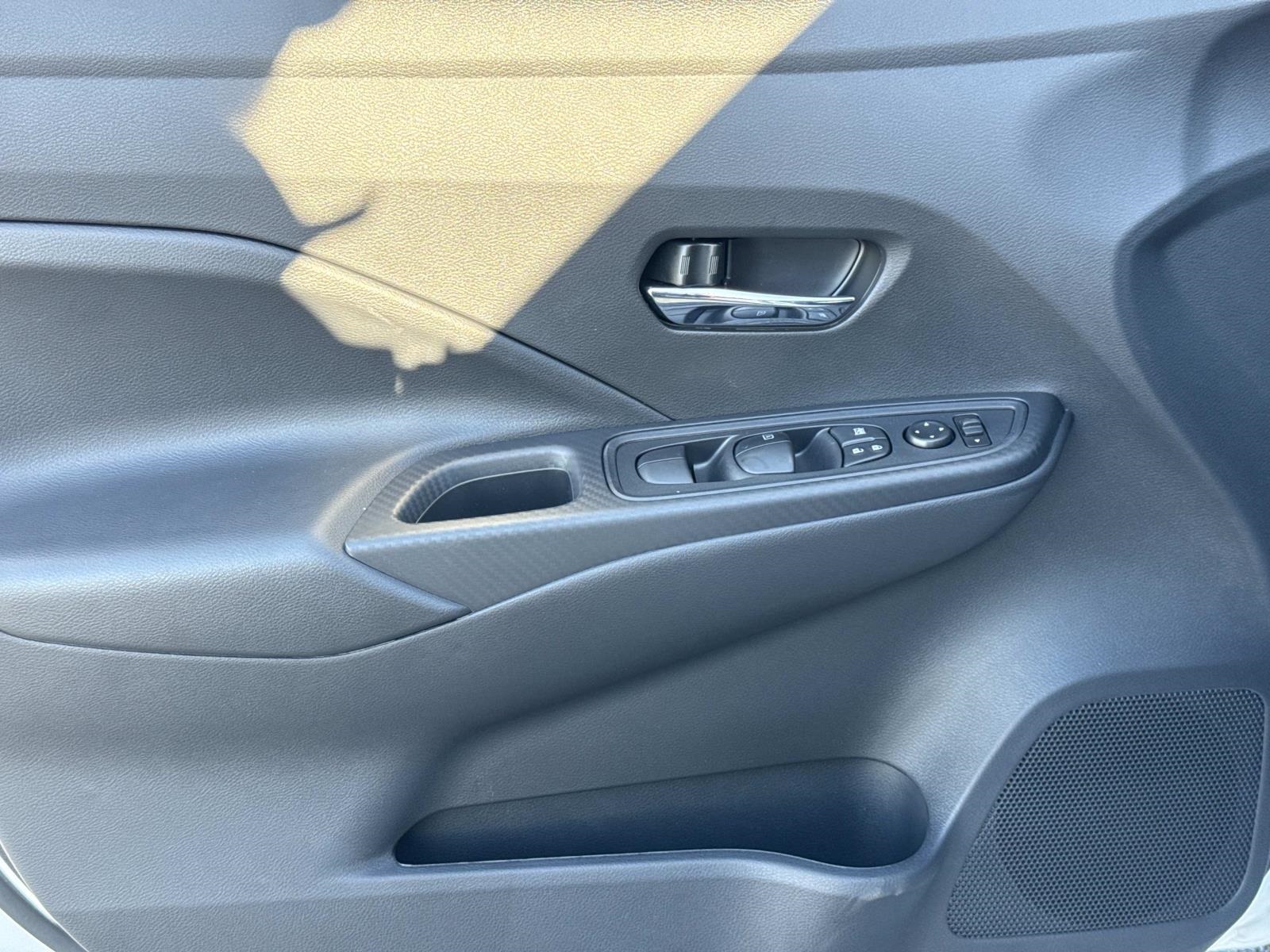 2025 Nissan Versa SV Image 21 of 30