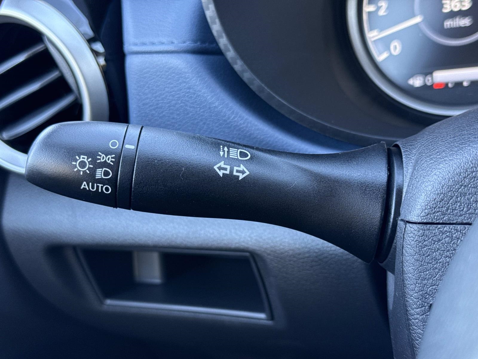 2025 Nissan Versa SV Image 26 of 30