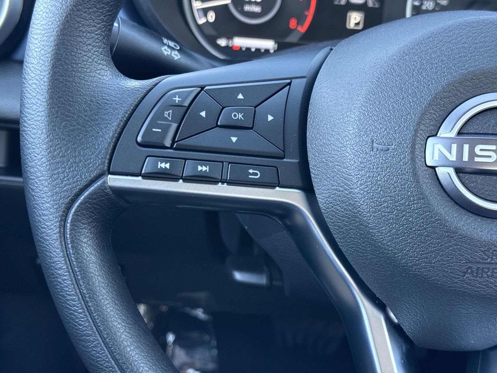 2025 Nissan Versa SV Image 15 of 30