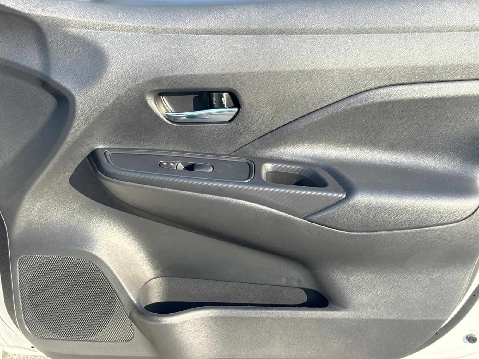 2025 Nissan Versa SV Image 22 of 30