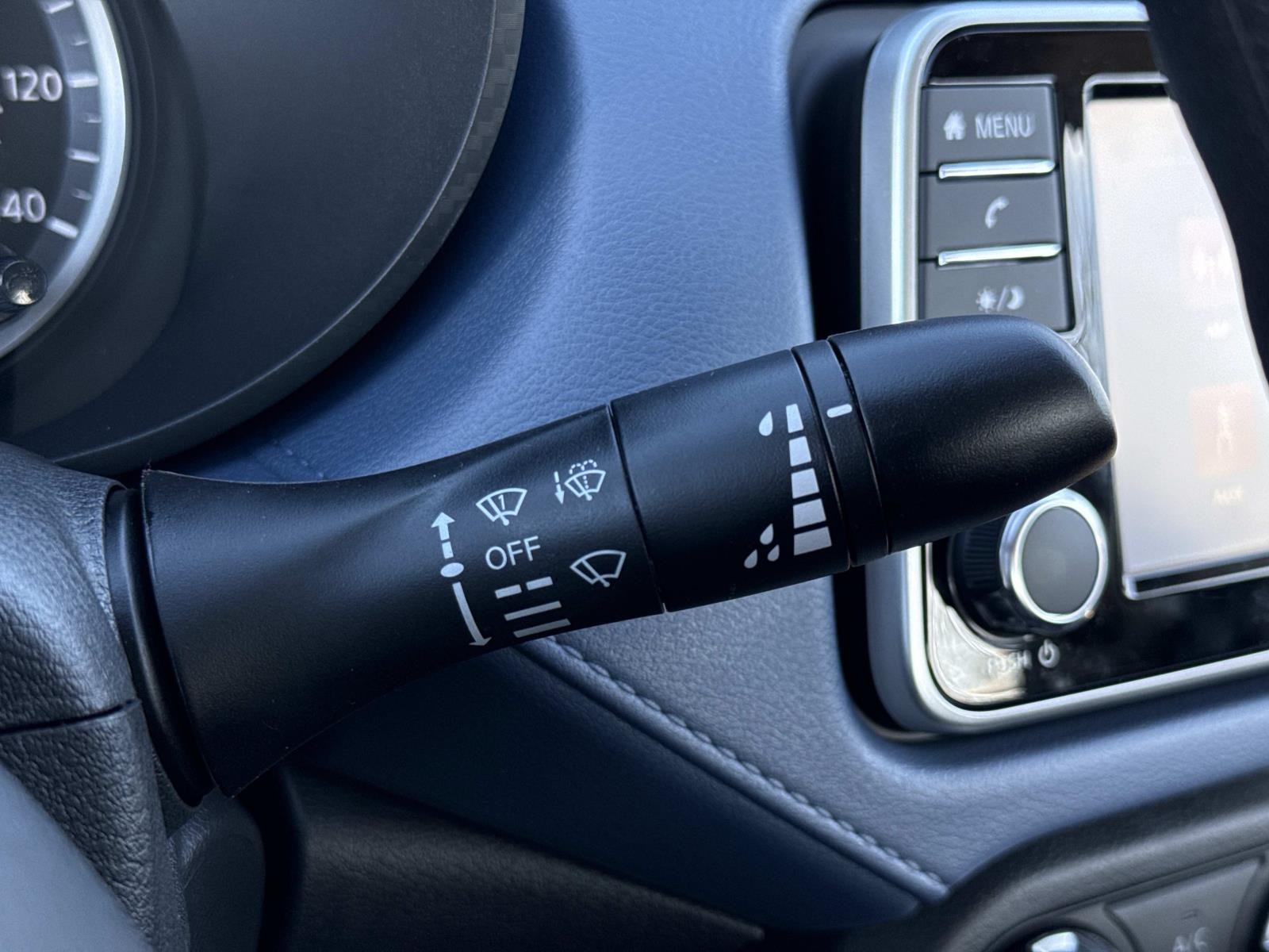 2025 Nissan Versa SV Image 24 of 30