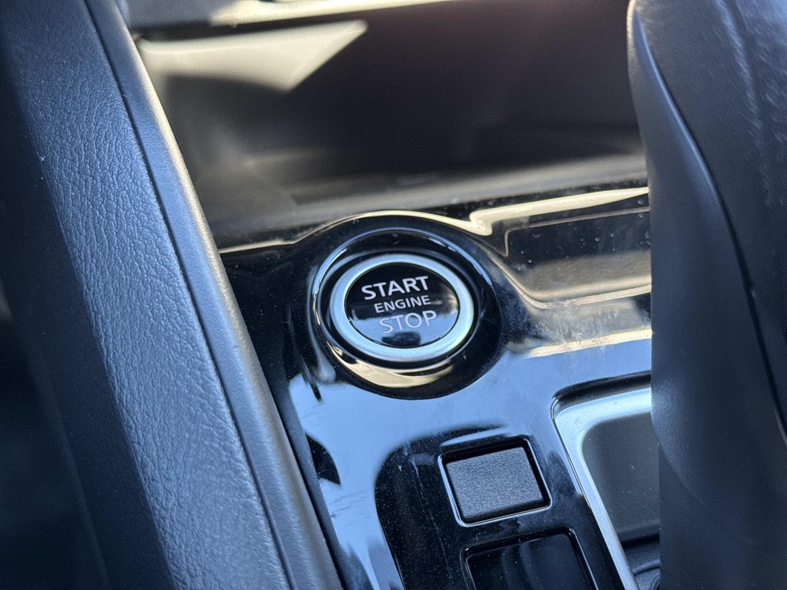 2025 Nissan Versa SV Image 29 of 30