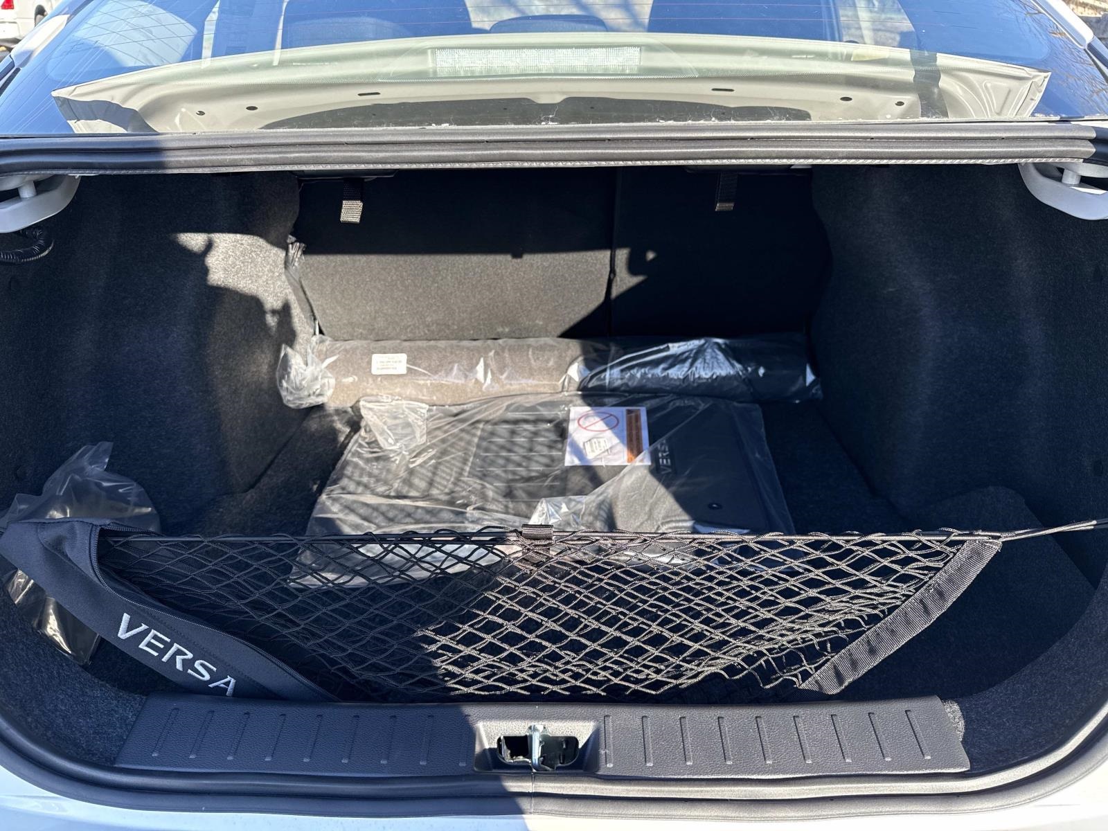 2025 Nissan Versa SV Image 8 of 30