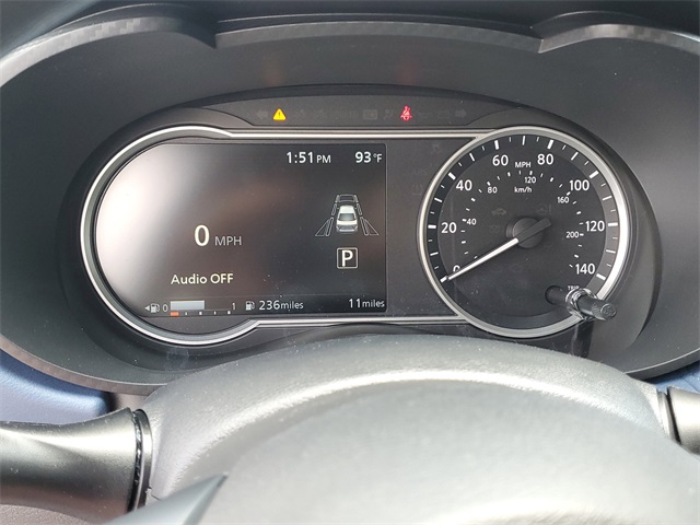 Vehicle image 13 of 28