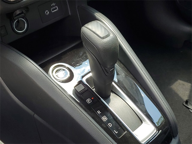Vehicle image 16 of 28