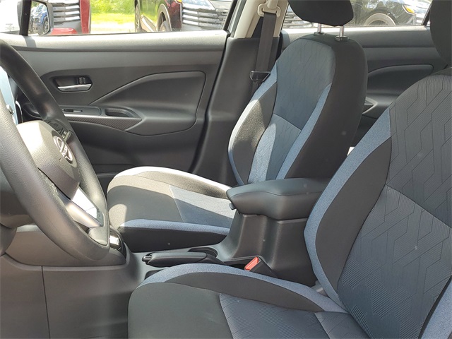 Vehicle image 8 of 28