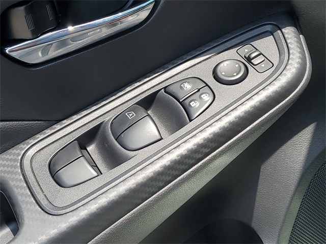 Vehicle image 27 of 28