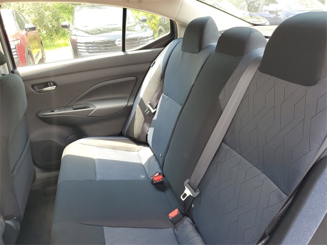 Vehicle image 7 of 28