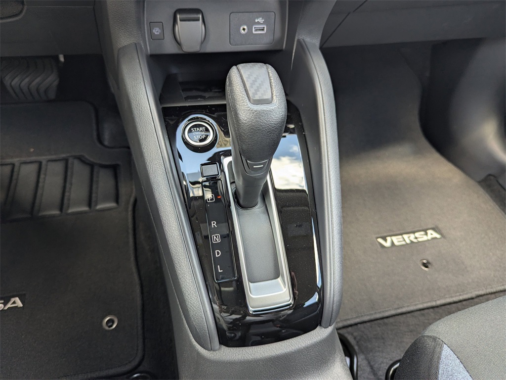 Vehicle image 21 of 23