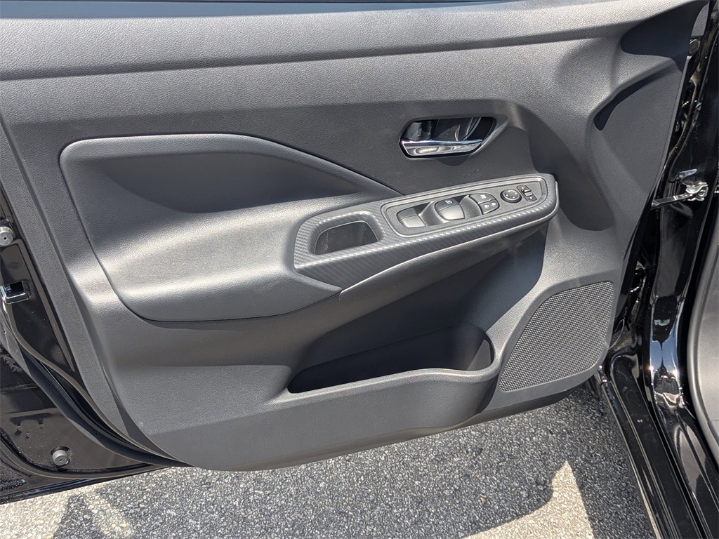 Vehicle image 16 of 23