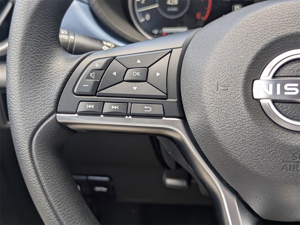 Vehicle image 13 of 23