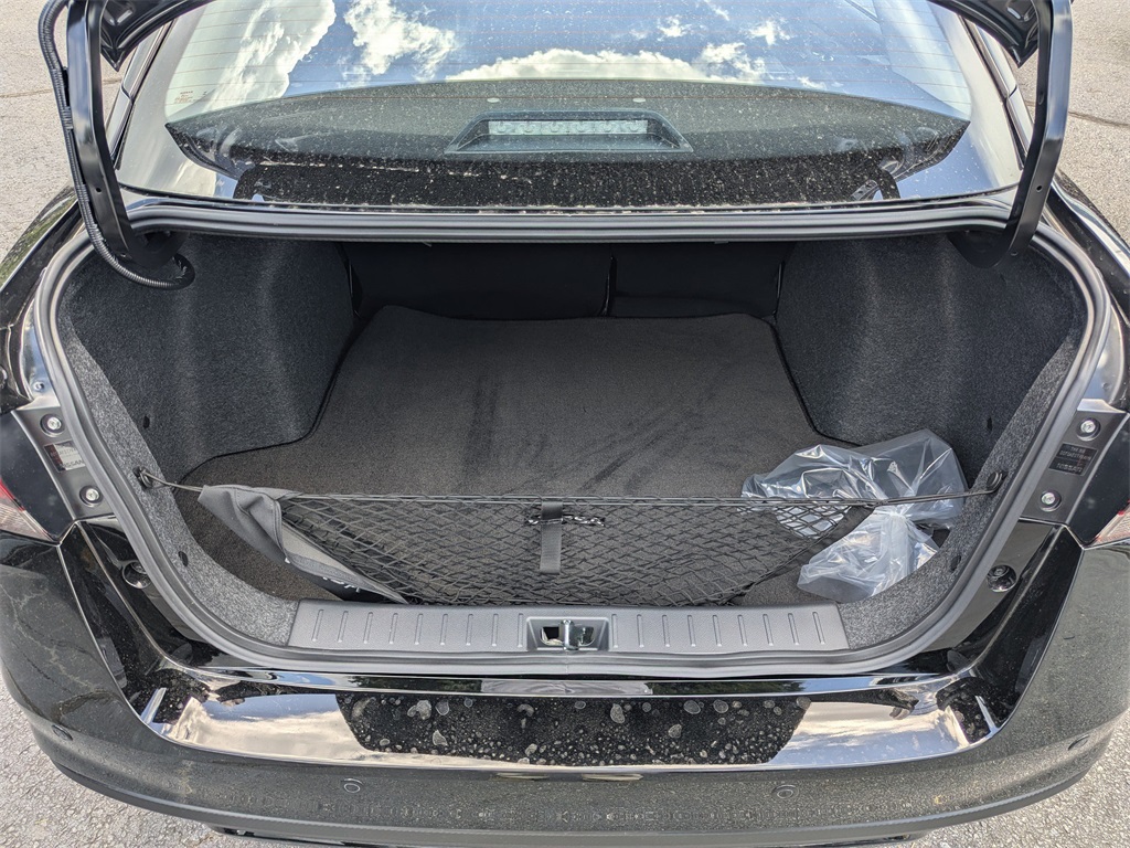 Vehicle image 10 of 23