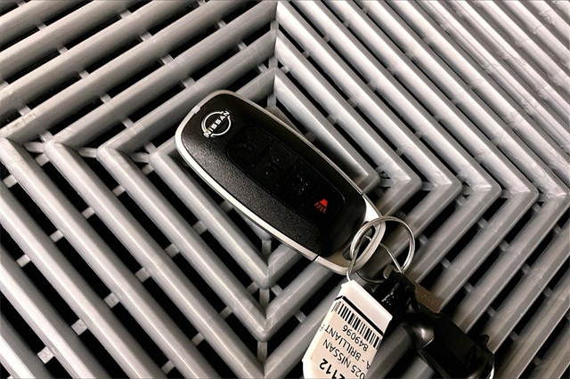 Vehicle image 15 of 43