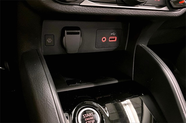 Vehicle image 27 of 43