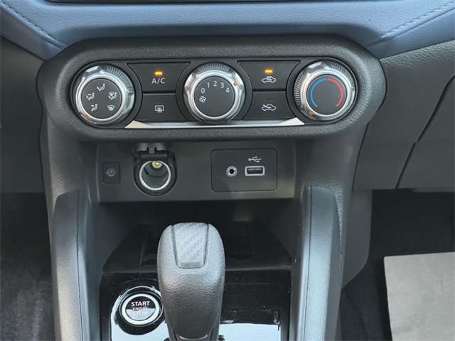 Vehicle image 15 of 18