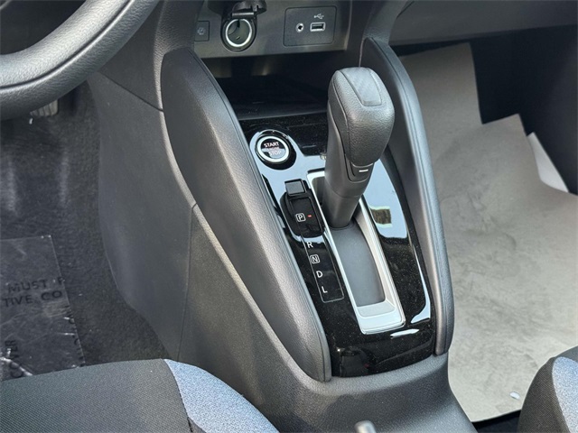 Vehicle image 14 of 18