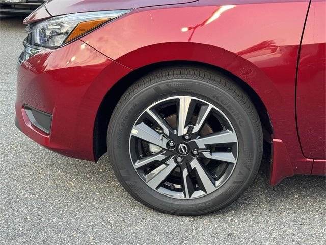 Vehicle image 7 of 18