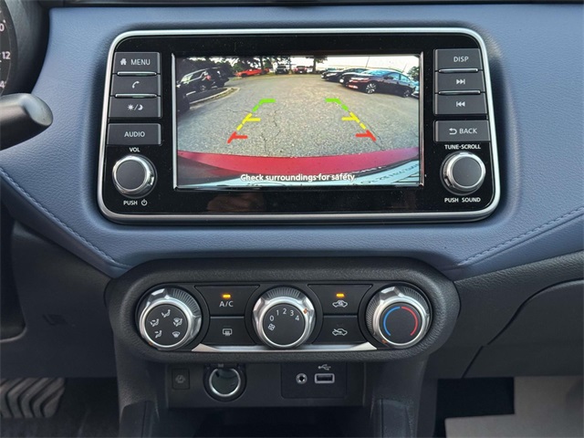 Vehicle image 12 of 18