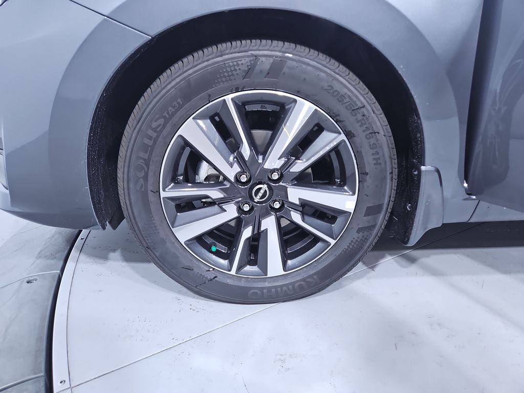 2025 Nissan Versa SV Image 10 of 29