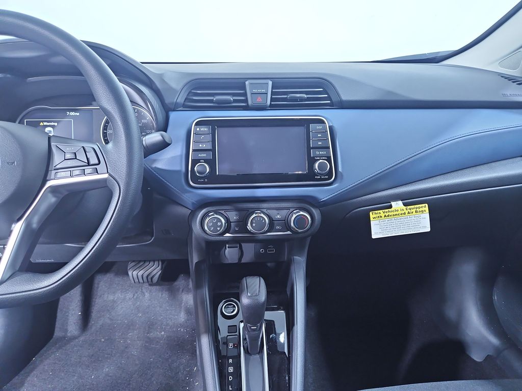 2025 Nissan Versa SV Image 16 of 29