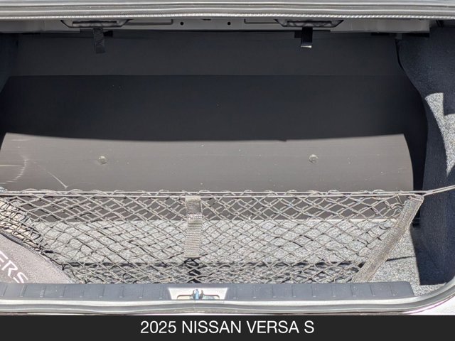 2025 Nissan Versa S Image 9 of 18
