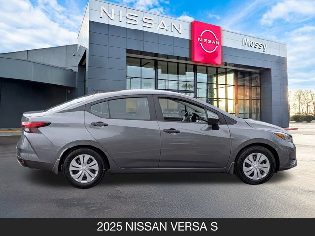 2025 Nissan Versa S Image 4 of 19