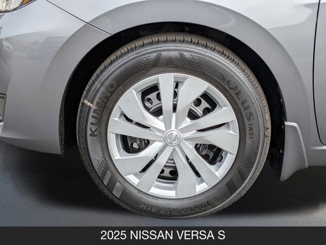 2025 Nissan Versa S Image 8 of 19