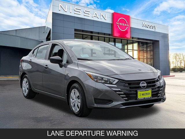 2025 Nissan Versa S Image 3 of 19