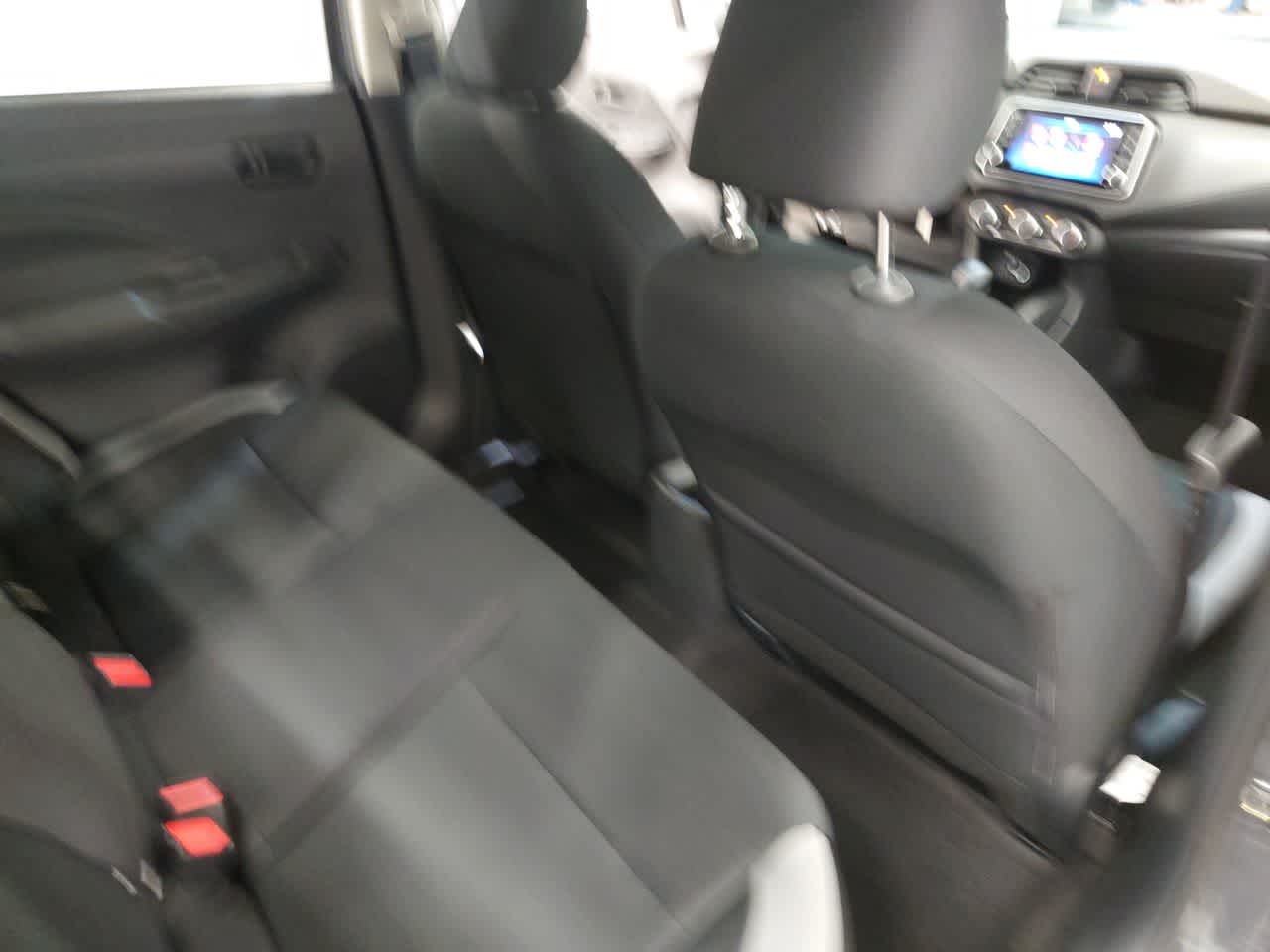 Vehicle image 36 of 40