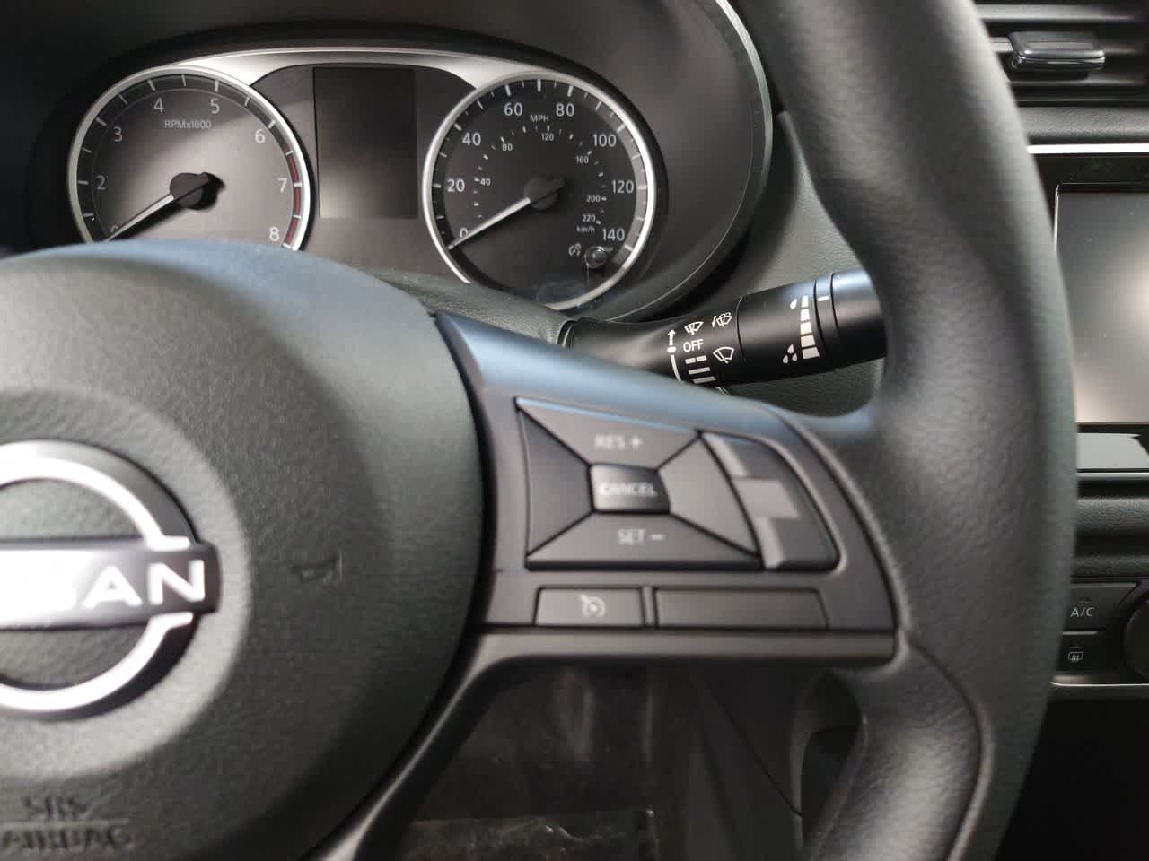 Vehicle image 21 of 40