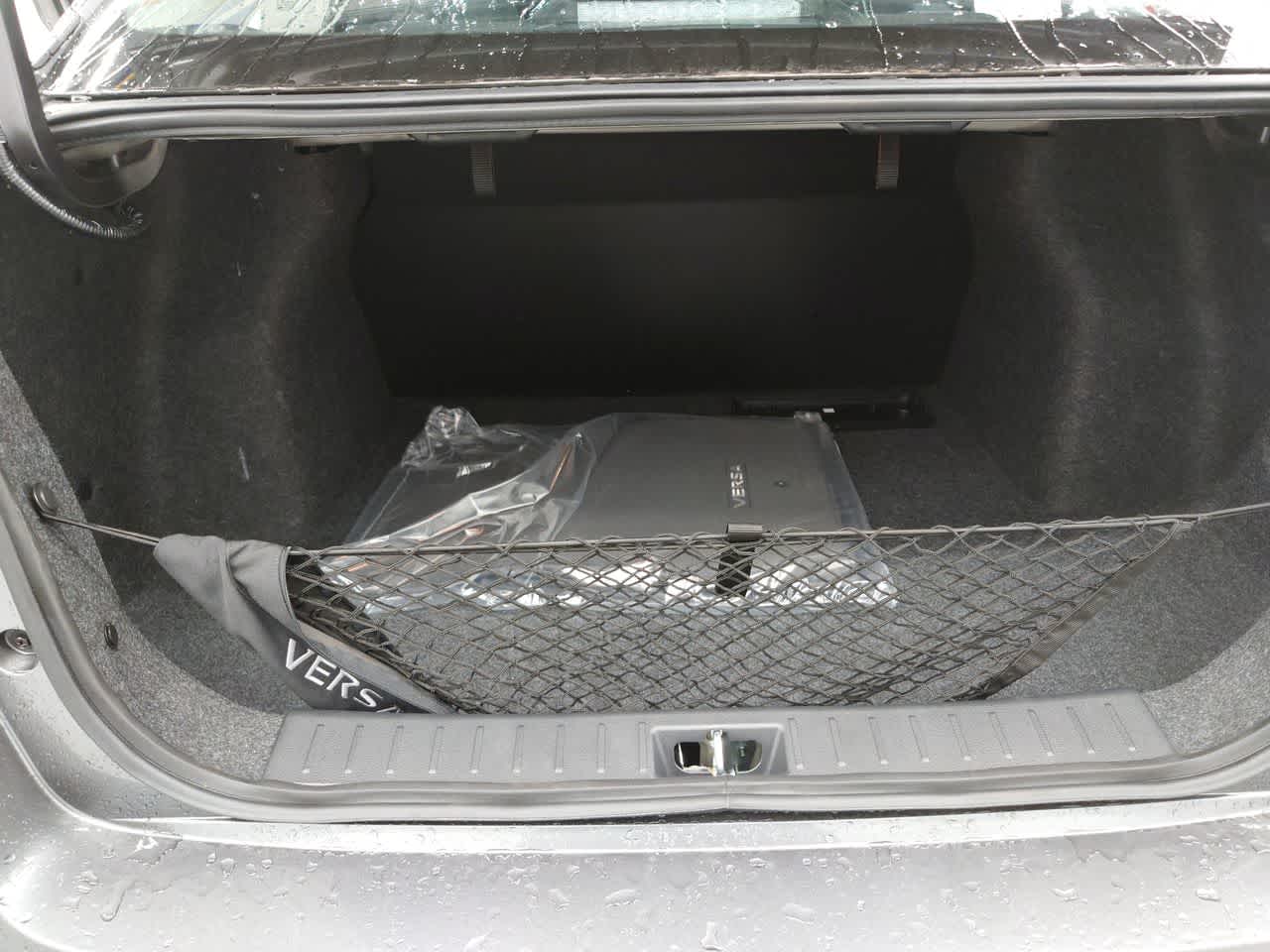 Vehicle image 38 of 40