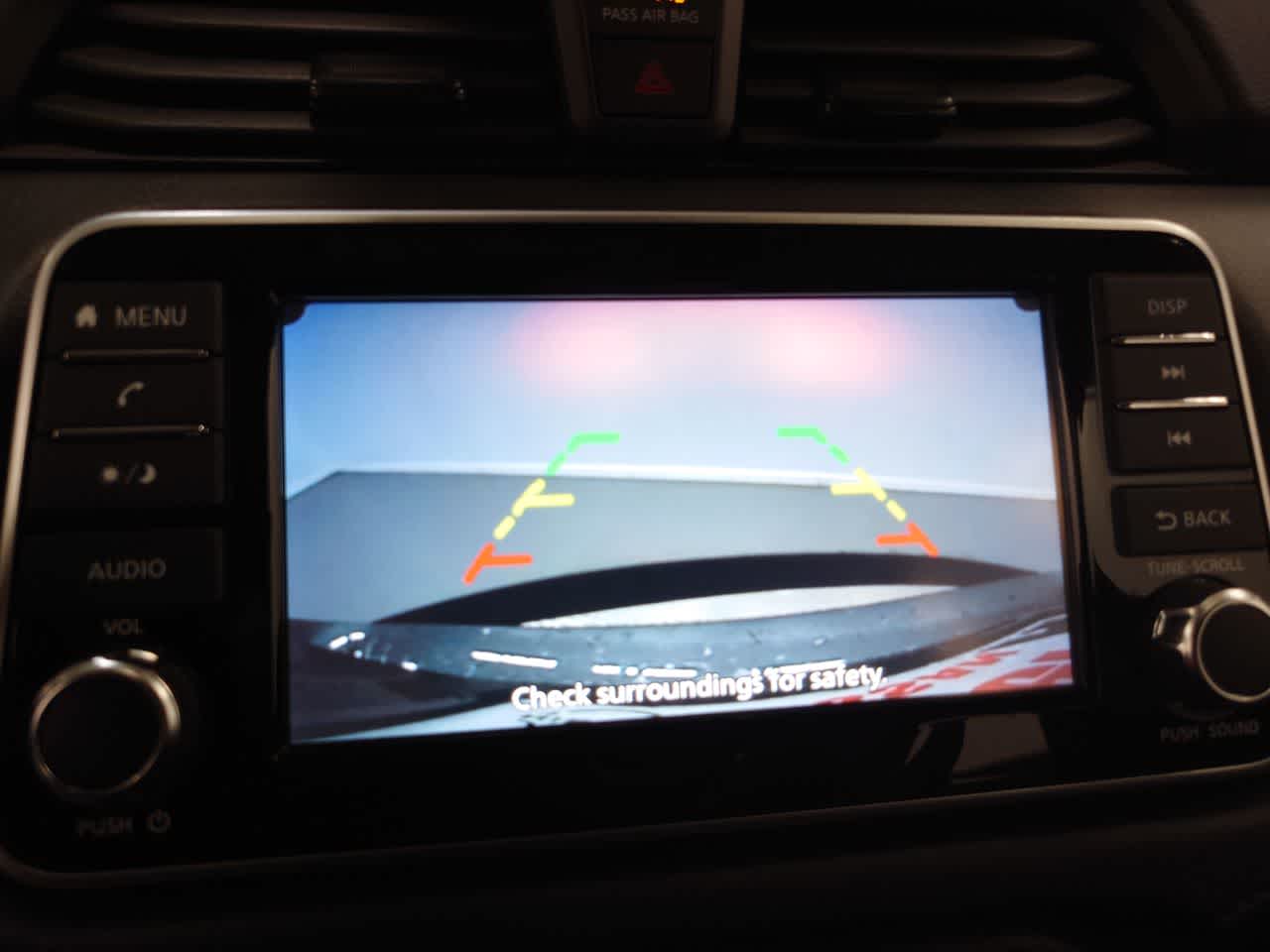 Vehicle image 25 of 40