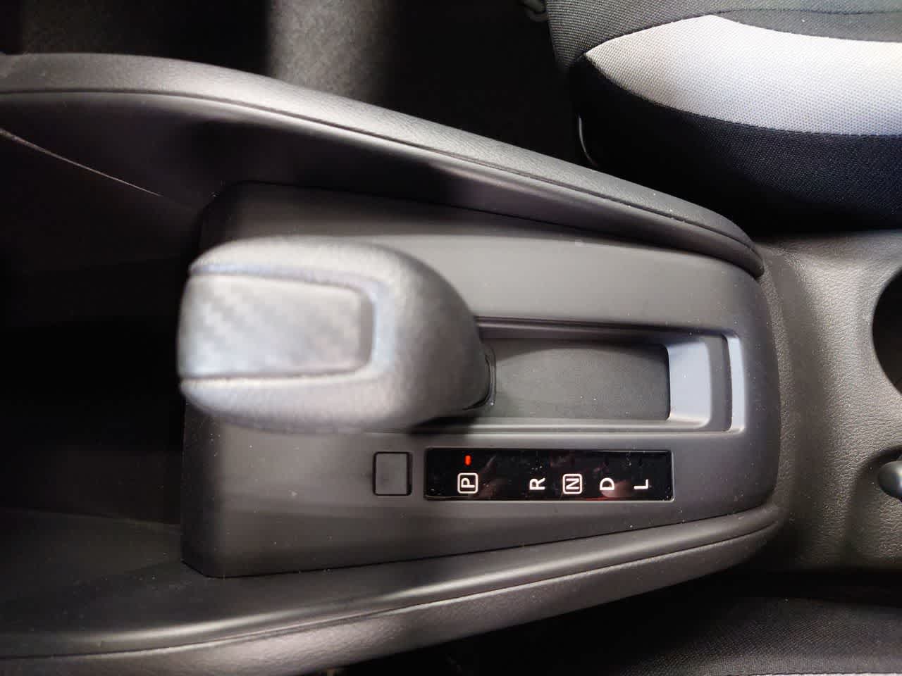 Vehicle image 27 of 40