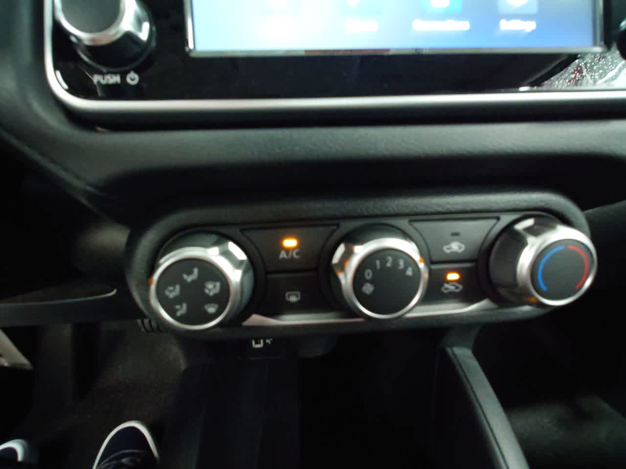Vehicle image 27 of 41