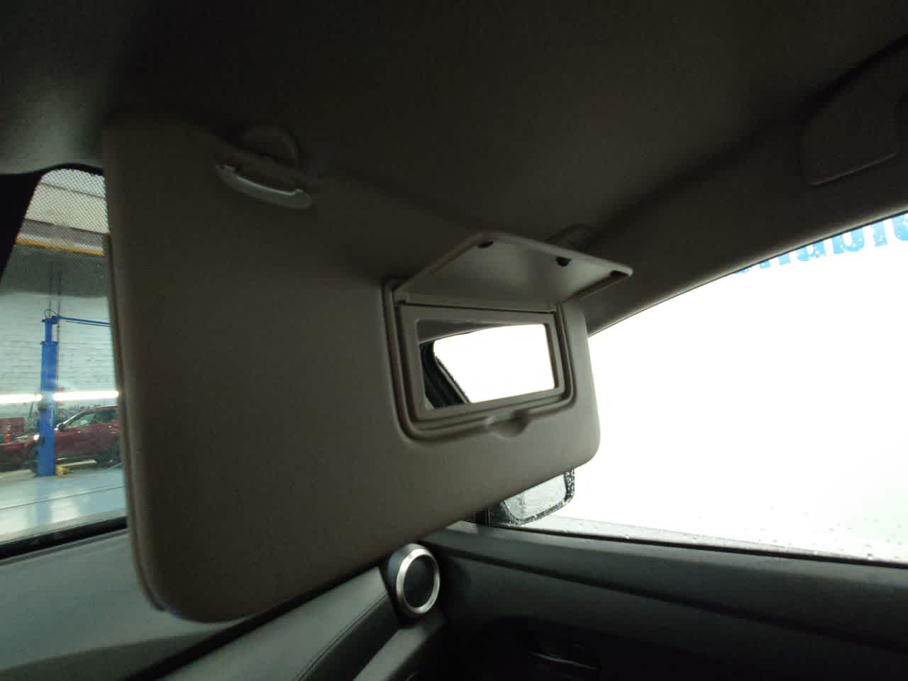 Vehicle image 32 of 41