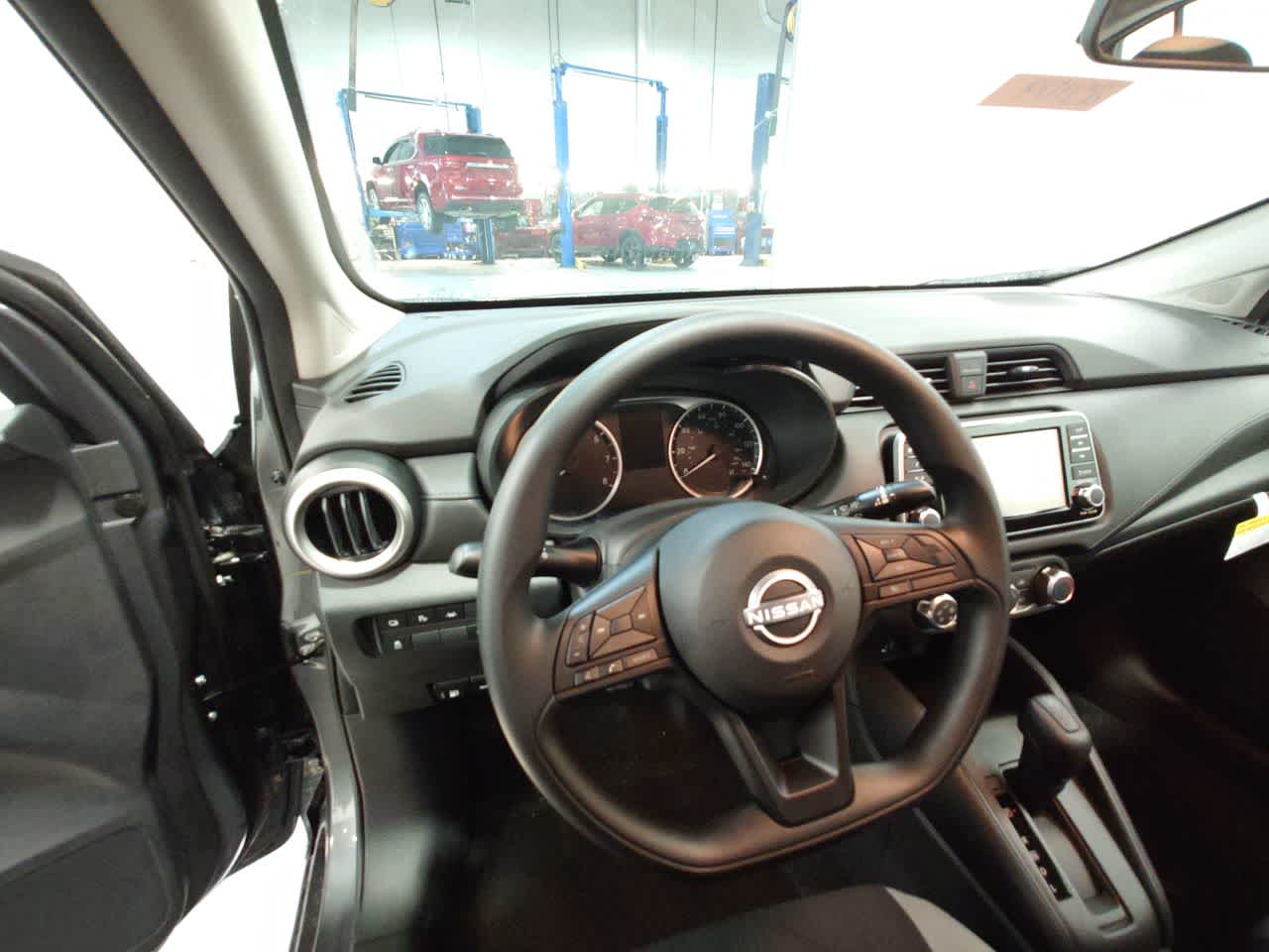 Vehicle image 15 of 41