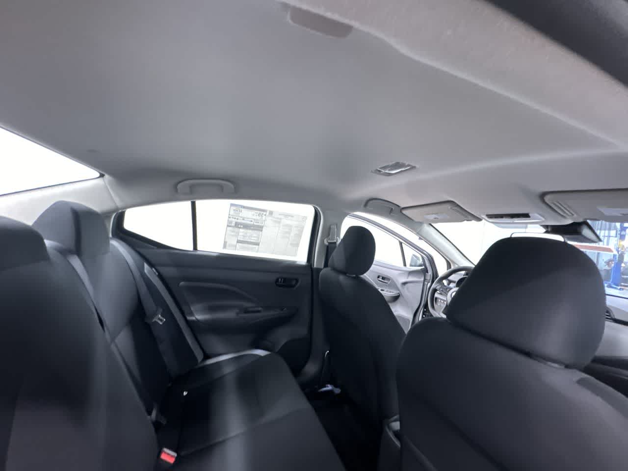 Vehicle image 17 of 40
