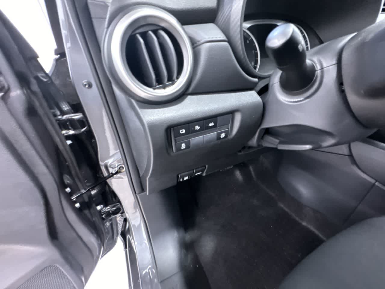 Vehicle image 39 of 40