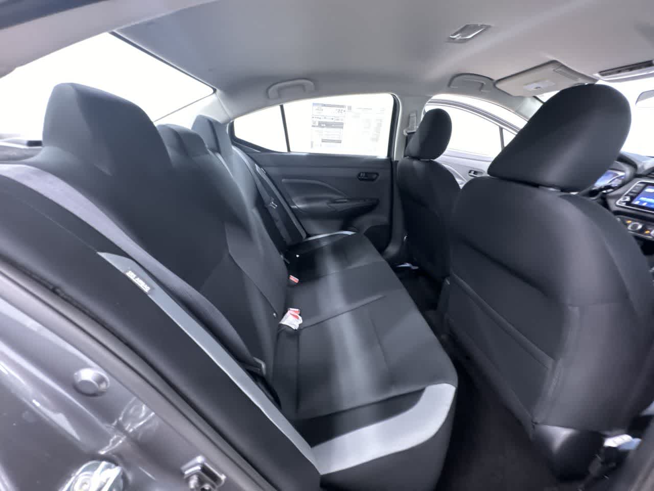 Vehicle image 13 of 40
