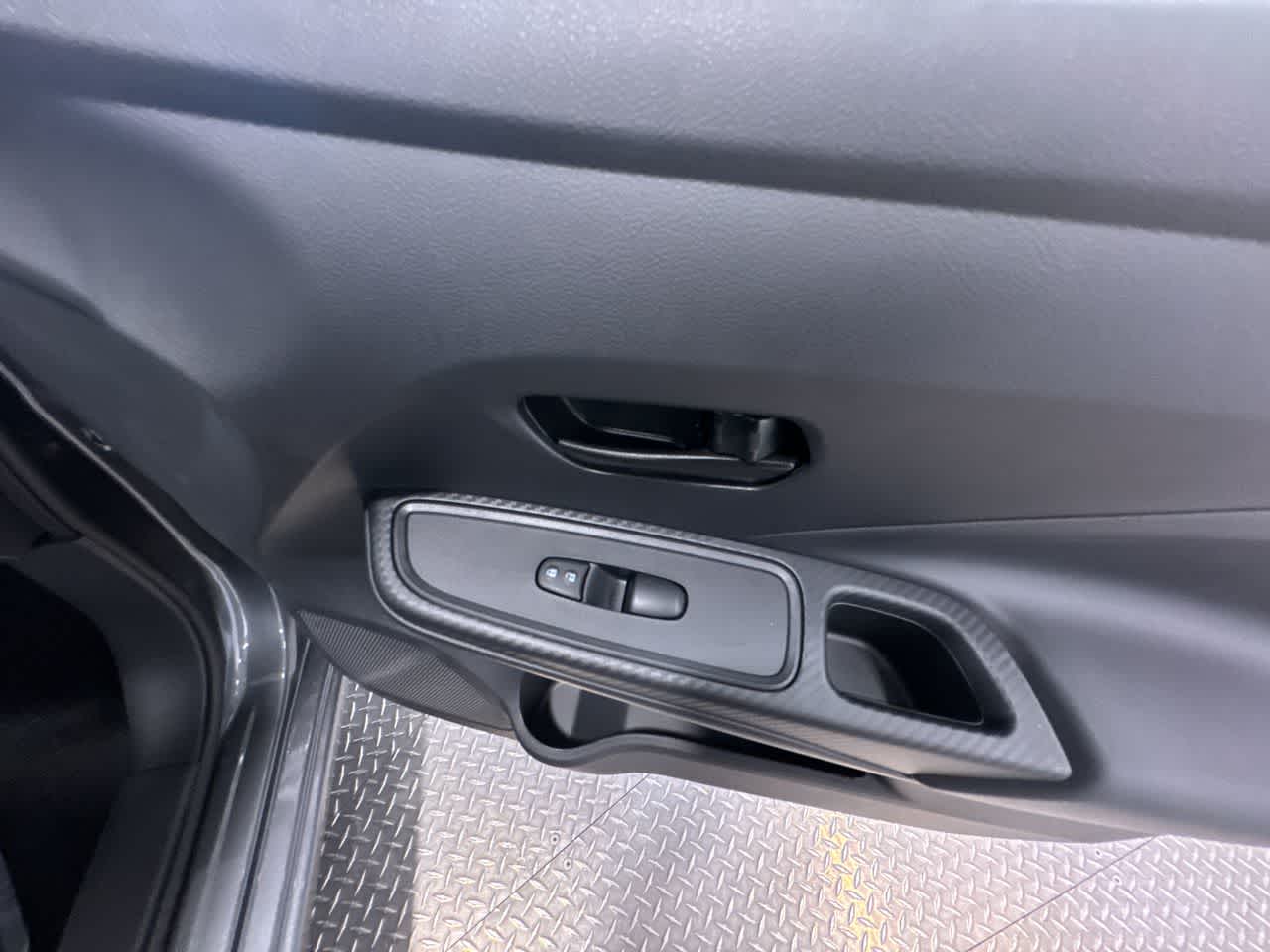 Vehicle image 31 of 40