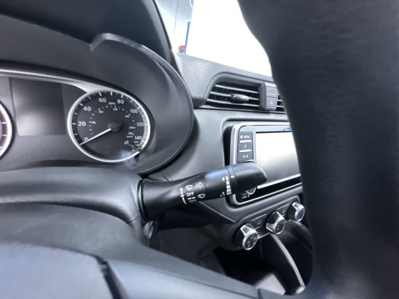 Vehicle image 38 of 40