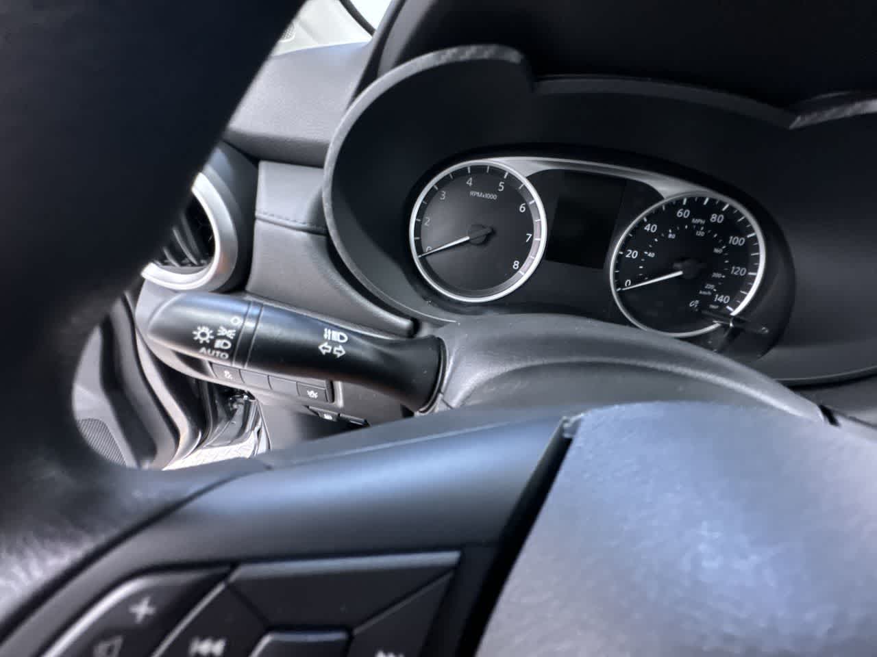 Vehicle image 35 of 40
